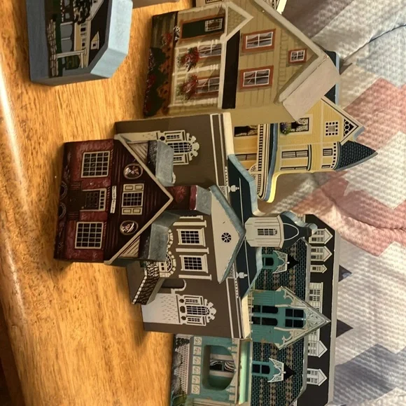 Incredible find. !! 19 pc set of carved n hand crafted wooden. ( most 1/2” wide - Picture 3 of 16